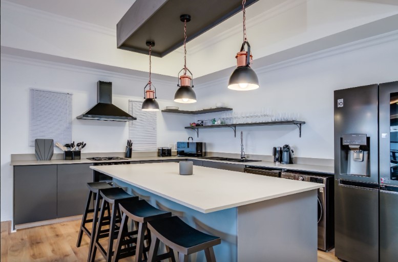 To Let 3 Bedroom Property for Rent in Green Point Western Cape